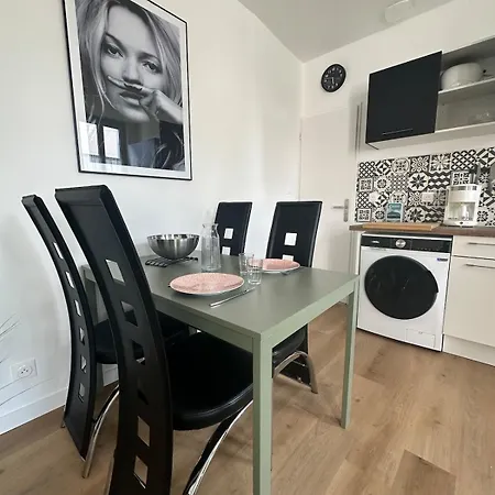 Curie - Neuf Clim&parking Avec Extérieur *