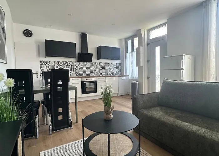 Curie - Neuf Clim&parking Avec Extérieur *